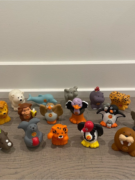 Fisher-Price Other - 16 Fisher Price Little People Alphabet Animals